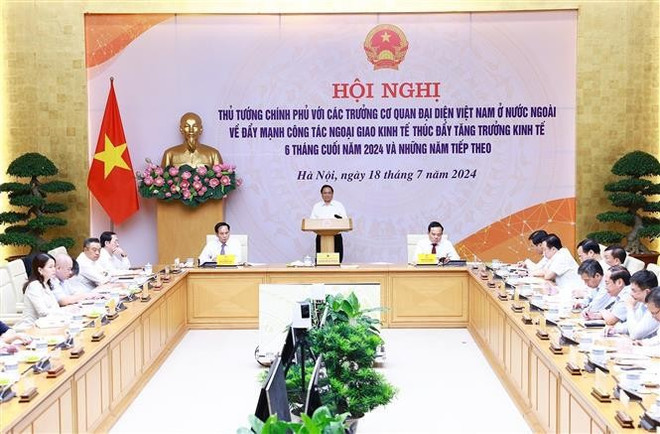 PM Pham Minh Chinh speaks at the meeting on economic diplomacy promotion on July 18. (Photo: VNA) economic-diplomacy.jpg