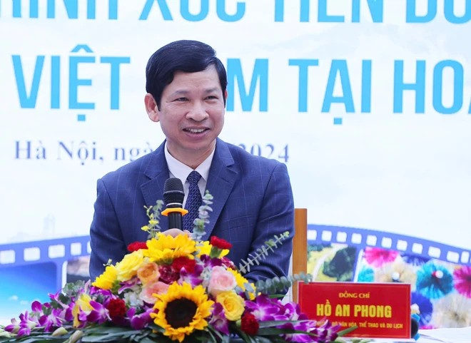 Deputy Minister of the Ministry of Culture, Sports and Tourism Ho An Phong gives a brief introduction of the program to event participants. (Photo: Vietnam+) opwv8wa8.png