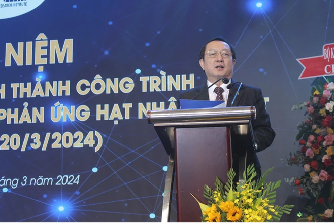 Minister of Science and Technology Huynh Thanh Dat speaks at the meeting. (Photo: Ministry of Science and Technology) nuclear2.PNG