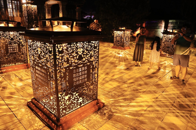 The technologies used are diversified depending on each specific arrangement, to best serve the visitors' experience. (Photo: VNA) 3 avatar.jpeg
