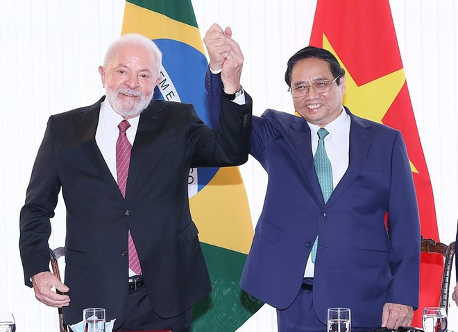Prime Minister Pham Minh Chinh (R) and Brazilian President Luiz Inácio Lula da Silva (Photo: VNA) vietnam_brazil_prime_minister_visit.jpeg