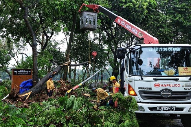 Hanoi's Linh Dam urban area is devastated by typhoon Yagi. (Photo: VNA) Linh Dam.jpg