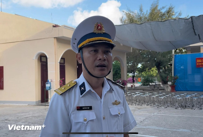 Lieutenant Colonel Nguyet Ky Hop, Political Commissar of Sinh Ton Dong island. (Photo: VNA) sinh ton dong 3.webp