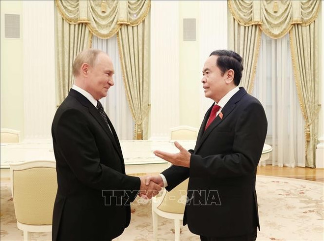 National Assembly Chairman Tran Thanh Man (Right) and Russian President Vladimir Putin at their meeting in Moscow on September 10. (Photo: VNA) Man.jpg