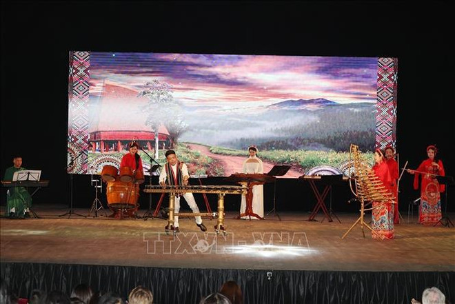 An art performance at the opening ceremony (Photo: VNA) hình_ảnh (3).jpg