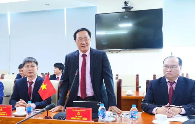 VBSP General Director Duong Quyet Thang speaks at the working session with the delegation of the Central Bank of Cuba. (Photo: VNA) 4-5925.jpg.webp