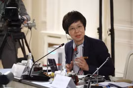 VNA General Director Vu Viet Trang poses a question to Russian President Vladimir Putin during the interview. (Photo: VNA)