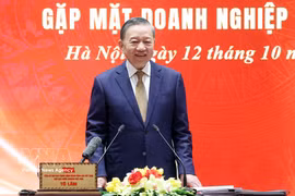 Top leader pledges support for firms, presses tech self-reliance