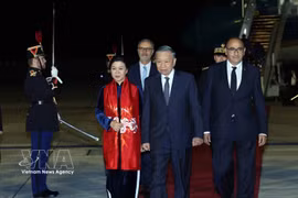 Top leader of Vietnam arrives in Paris for official visit to France, International Space Summit