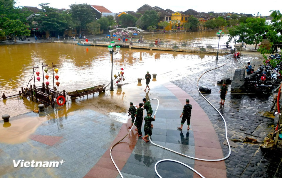 Sidewalks and several main streets in the Hoi An centre have now been cleared (Photo: VietnamPlus)