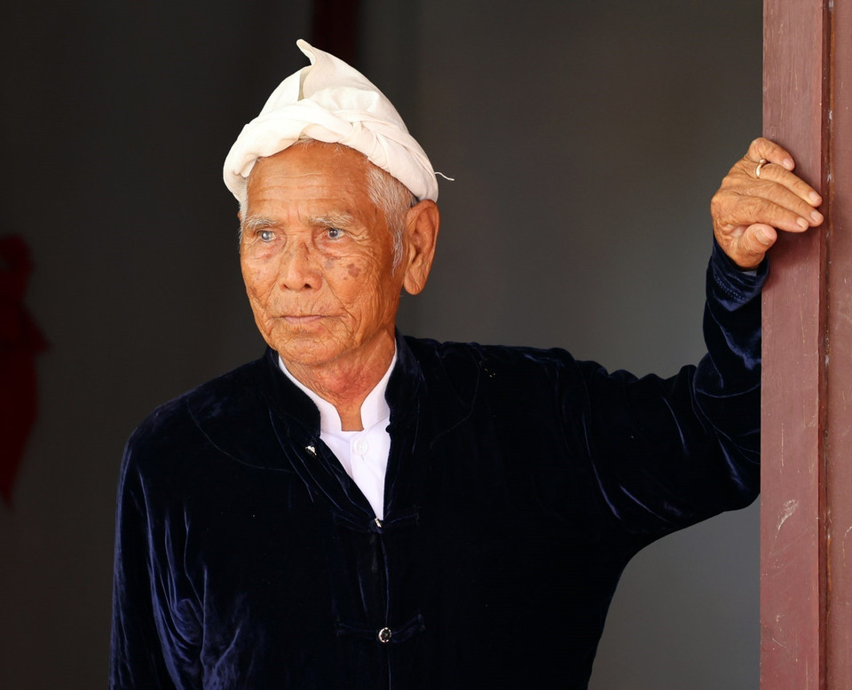 For the Cham community, cultural and spiritual values live on through the continued use of traditional clothing, especially during important ceremonies and festivals. Photo: VNA