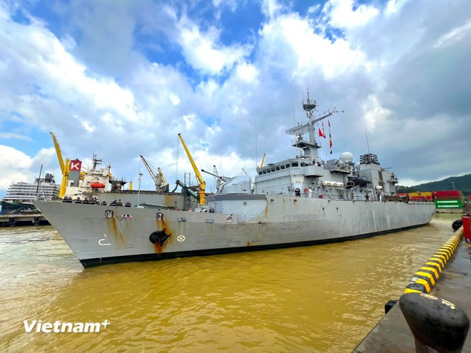 The Prairial measures 93.5 metres in length and 14 metres in beam, and has a displacement of nearly 3,000 tonnes (Photo: VietnamPlus)