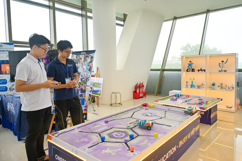 The National Innovation Festival and the VIIE 2025 also serve as a tribute to previous generations. Held in the spirit of the 80th National Day of Vietnam, the event reflects the nation’s enduring creativity, aspiration for progress, and commitment to prosperity on the path of integration into the world. (Photo: VietnamPlus)