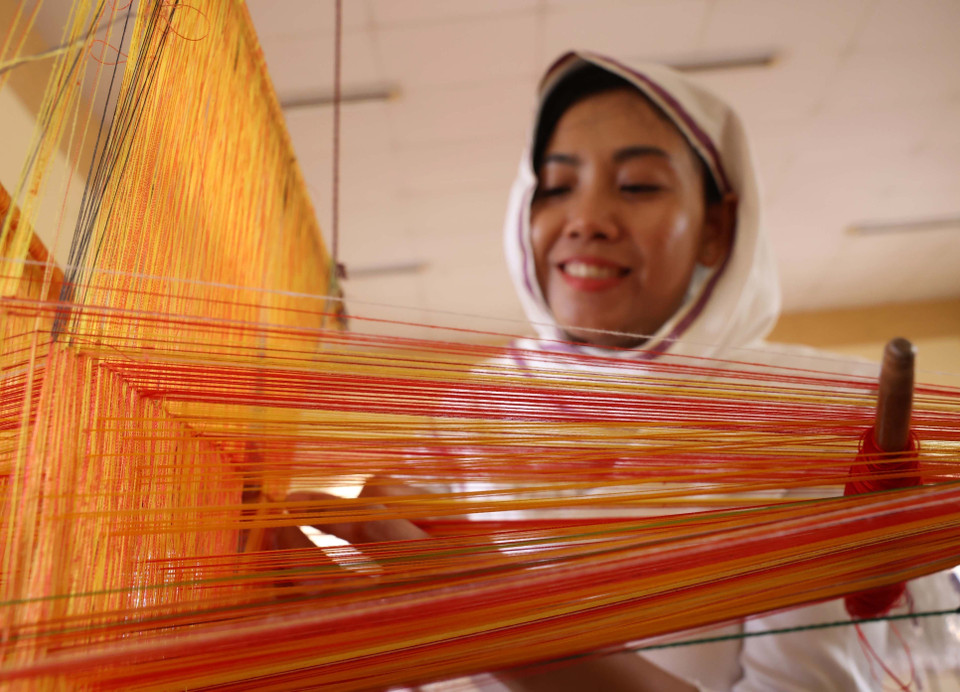Heritage tourism and cultural experience tours are viewed as vital to boosting incomes and preserving Cham weaving in My Nghiep village. (Photo: VNA)