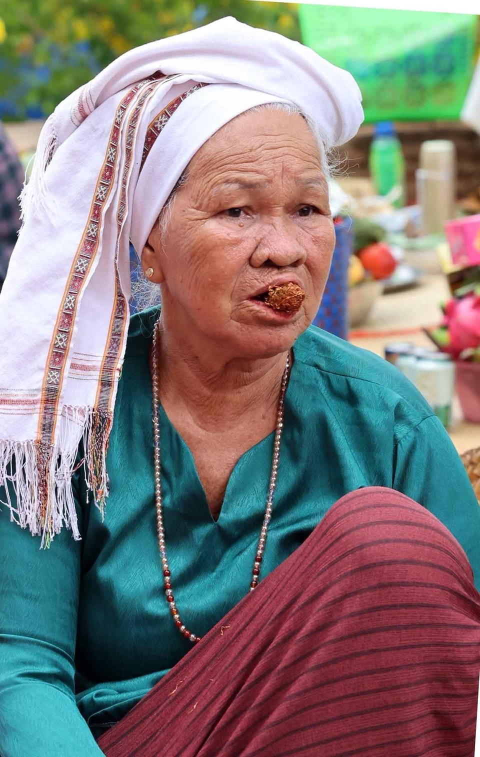 For the Cham community, cultural and spiritual values live on through the continued use of traditional clothing, especially during important ceremonies and festivals. Photo: VNA