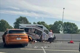 The scene of an accident on the Hanoi - Hai Phong expressway (Photo: VNA)