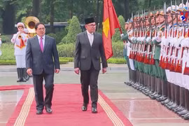 Prime Minister holds talks with Malaysian counterpart