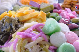 Traditional cake festival opens in Can Tho