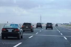 Vietnam speeds up construction of North-South Expressway