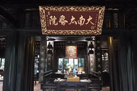 Hue strives to turn royal medicine into unique tourist product