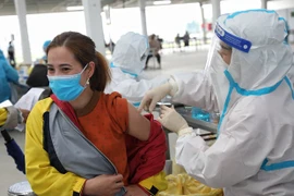 Vietnam aims to complete booster shots in Q1