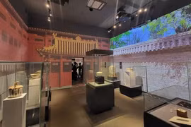 Royal treasures unveiled in Hanoi
