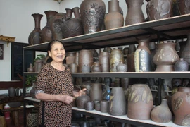 Artisan molds earth into life in Huong Canh