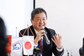 Japan pledges to help Vietnam with high-quality infrastructure