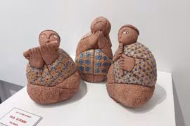 Lectures on ceramic works and love of fine art at Sanh 2022 exhibition 