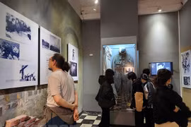 Exhibition reveals untold stories about American pilots in Vietnam 