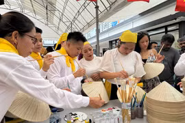 The Vietnamese booth attracts many visitors. (Photo: VNA)