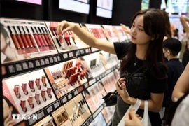 RoK cosmetics firms are eyeing to break into the Vietnamese market. (Photo: Yonhap/VNA)