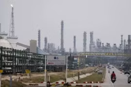 Toxic fumes released from chemical and industrial waste blazes have sparked public health and safety concerns. (Photo: AFP)