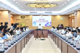 The interbank electronic payment system handles an average of 830 trillion VND (40 billion USD) per day. (Photo courtesy of SBV)