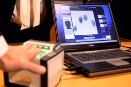 E-visa, breakthrough to lure foreign visitors to Vietnam 