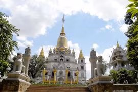 Buu Long Pagoda in Ho Chi Minh City 