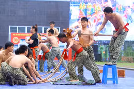 Commandos perform thrilling martial art demonstrations 