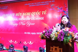 Foreign diplomats join friendship spring tour in Hanoi