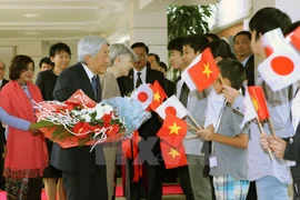 First activities of Japanese Emperor, Empress in Hanoi