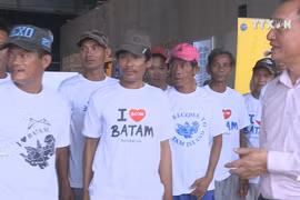 Indonesia returns 165 Vietnamese fishermen ahead of Tet