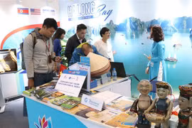 Free tours offered to reporters covering DRPK-USA Hanoi Summit 