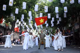 Joyful activities mark Hanoi Liberation Day
