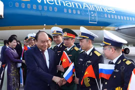 Prime Minister Phuc begins official visit to Russia