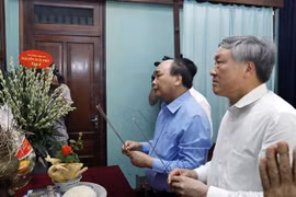 Gov’t, NA leaders pay tribute to late President Ho Chi Minh