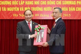 Vietnam’s Independence Order for Lao Minister