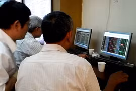 Shares end mixed on Vietnam’s exchanges