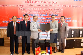 Vietnam helps Lao develop education