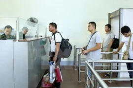 Passenger vehicles permitted to drive through Vietnam-China border