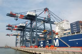 Trade deficit hits 4.1 billion USD through October