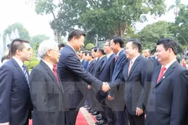 Vietnam, China ink myriad of cooperation documents